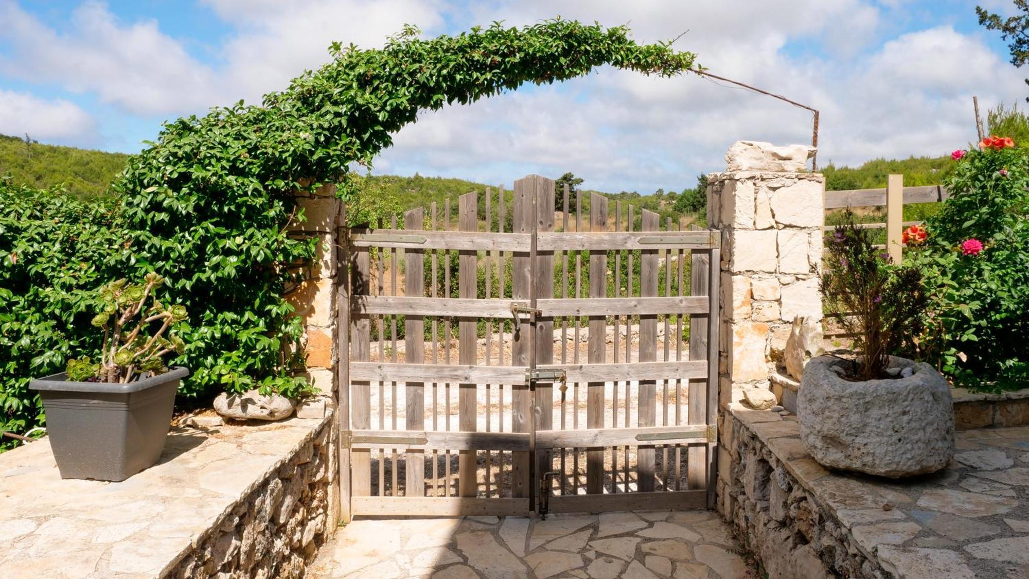 Fterini Sterna & Alletri Apartment Agios Leon