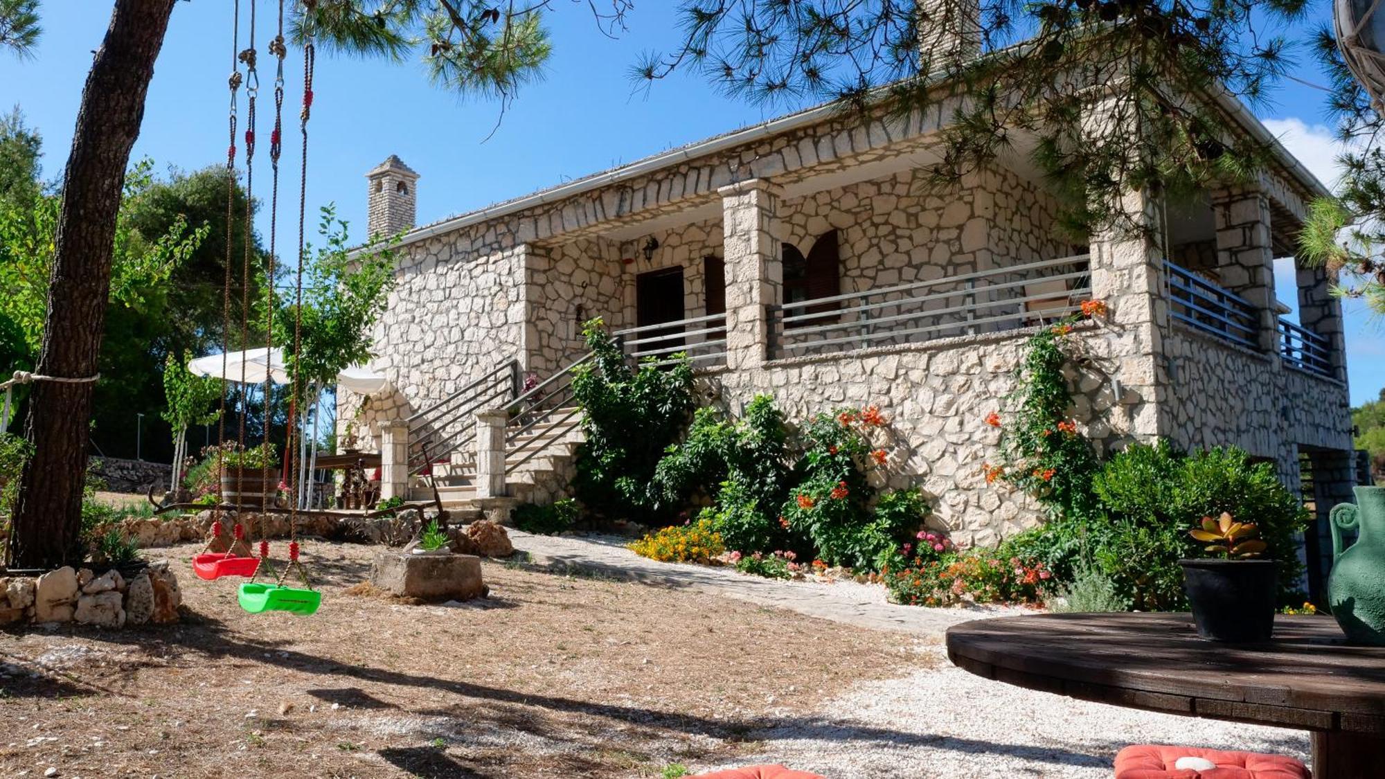 Fterini Sterna & Alletri Apartment Agios Leon