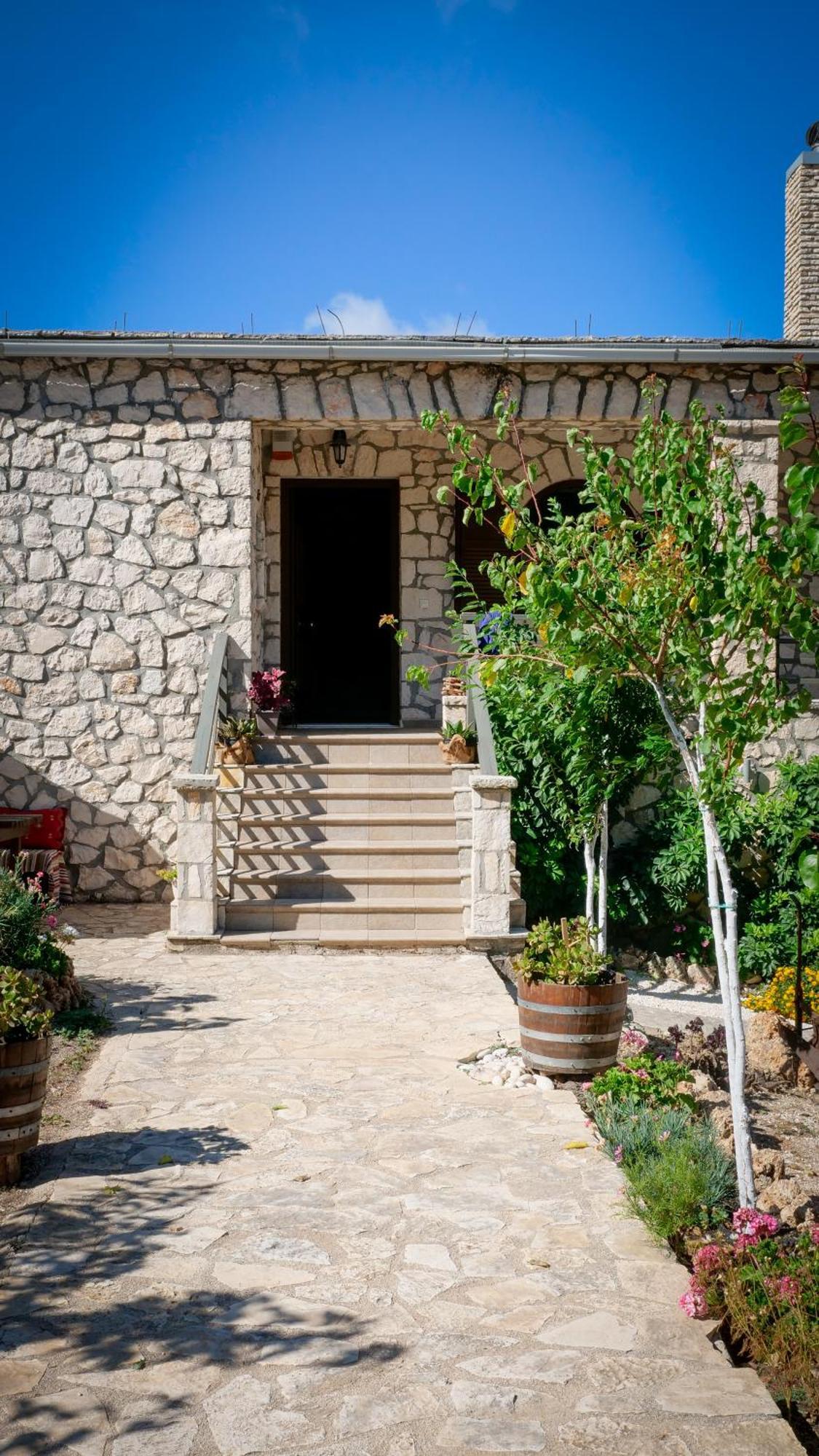 Apartment Fterini Sterna & Alletri Agios Leon