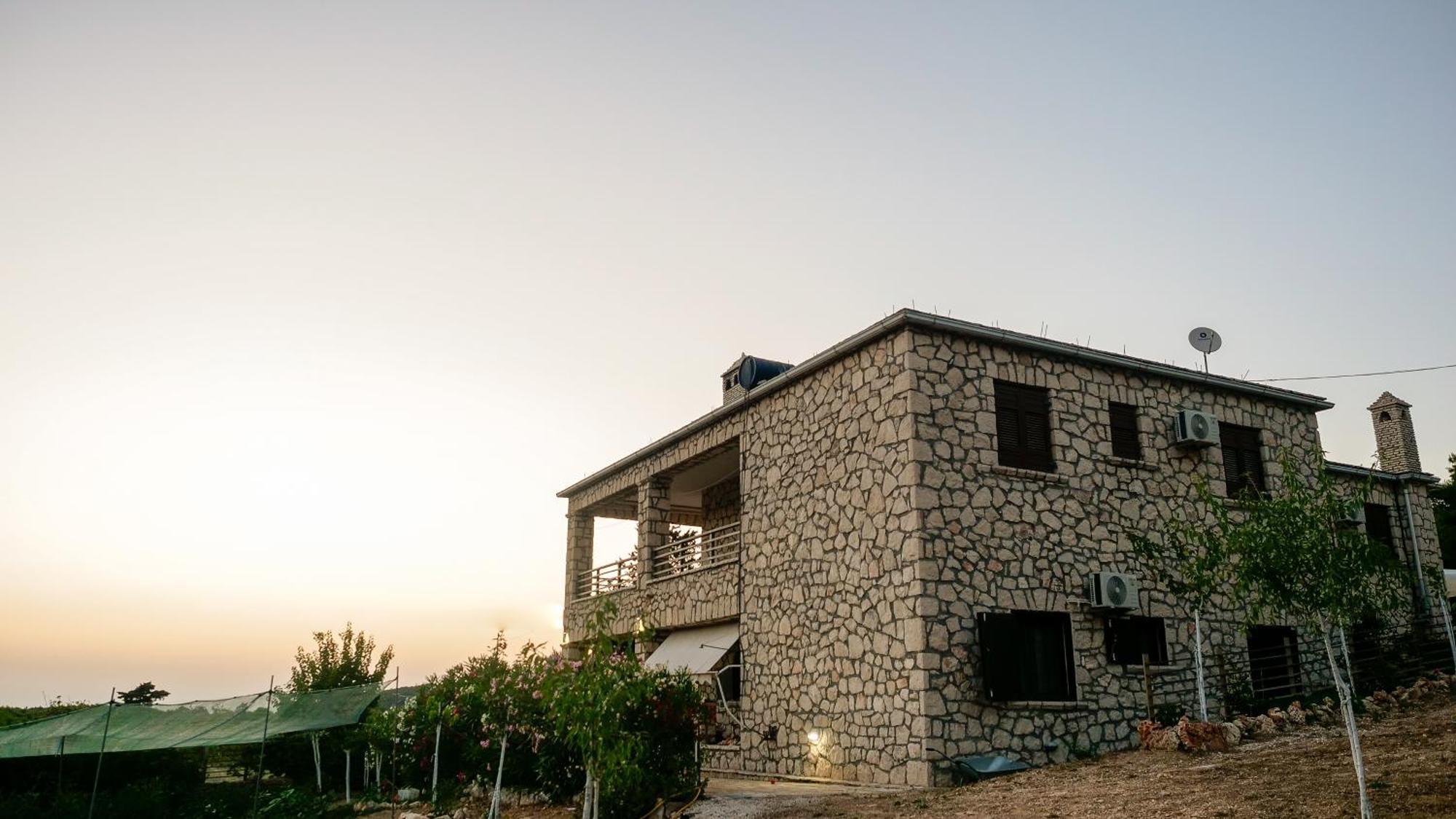 Fterini Sterna & Alletri Apartment Agios Leon
