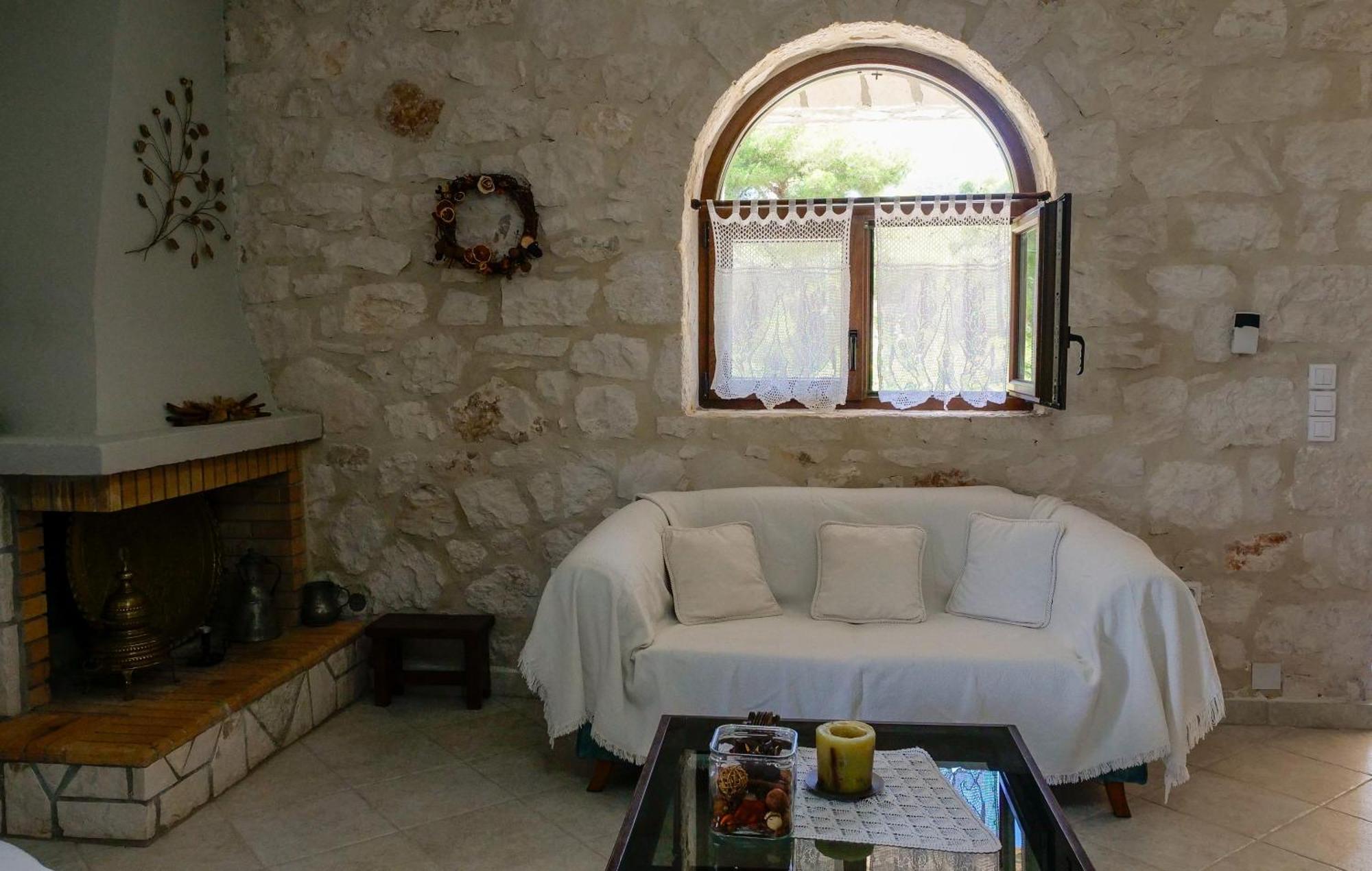 Apartment Fterini Sterna & Alletri Agios Leon